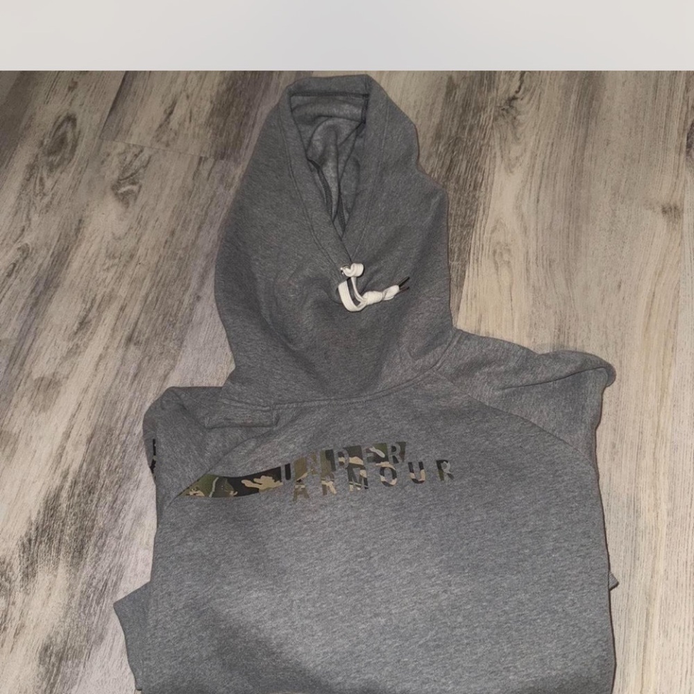 Under Armour Heather Gray Sweatshirt